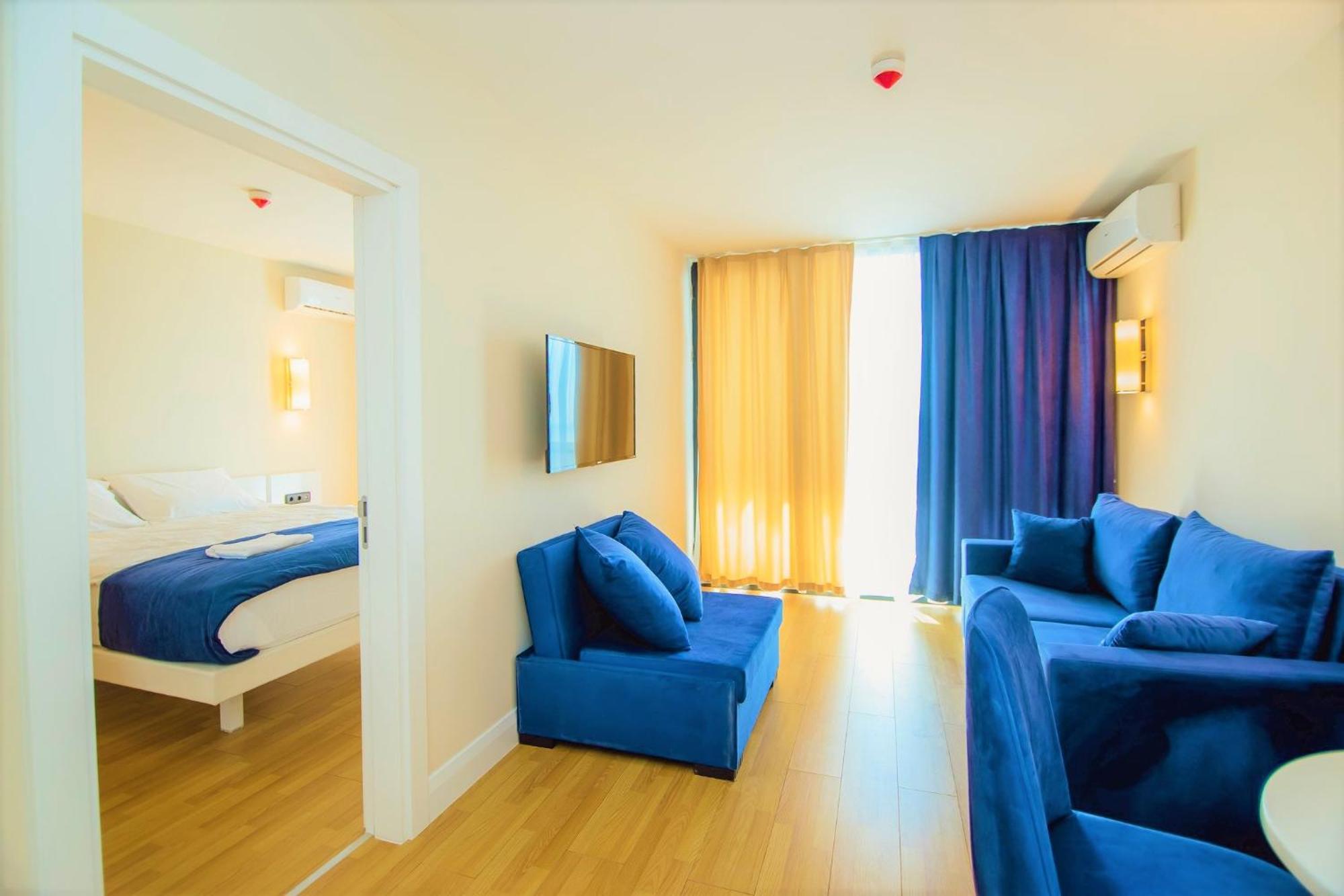Elegance Sea View Aparthotel In Orbi City Батуми Екстериор снимка